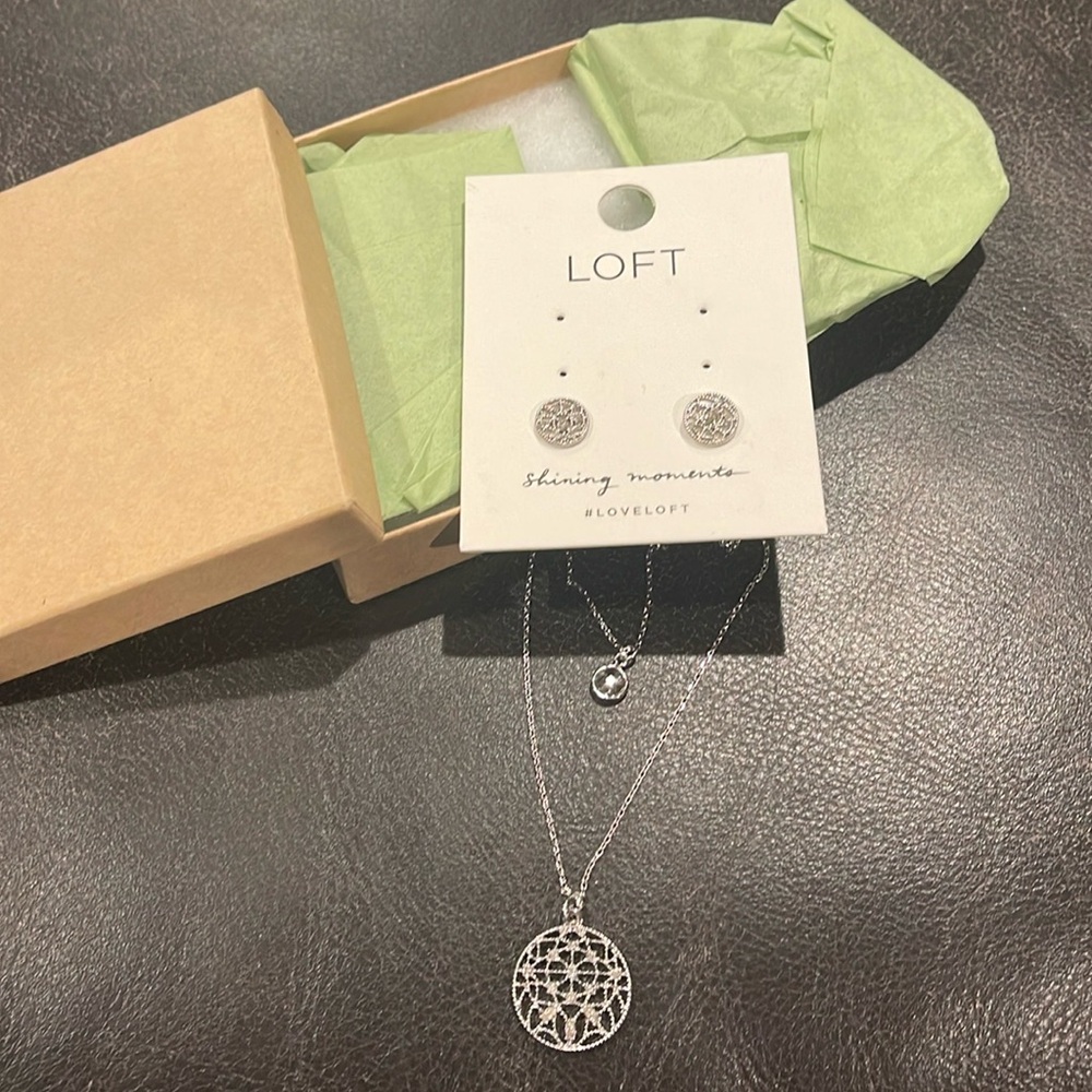 New Loft earring and necklace set